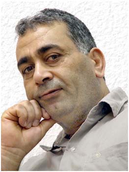 الأستاذ : طاهر الدويني - تصوير فتحي العريبي - مصراته 2005